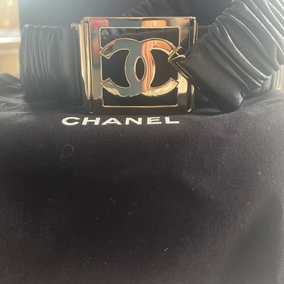 Hard to find stretch CHANEL belt from the 2023 collection size 80 - Picture 3 of 4